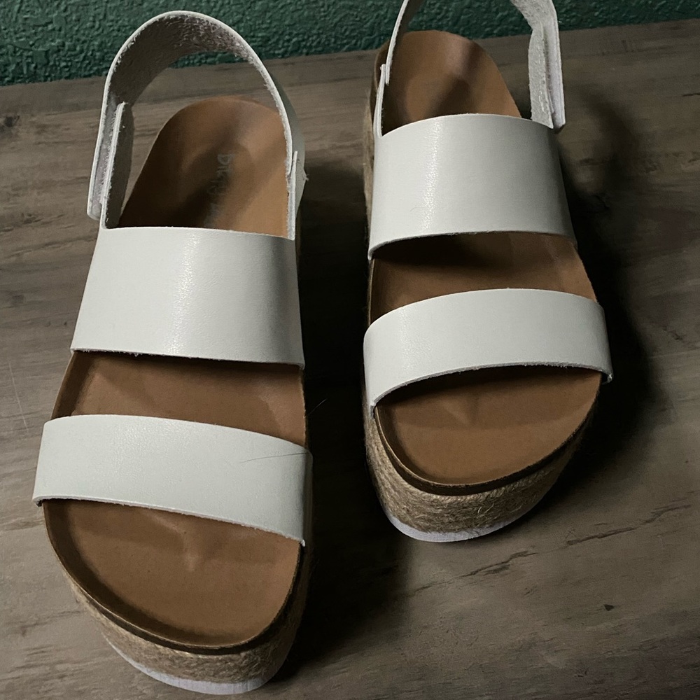 Dirty Laundry platform sandal size 7